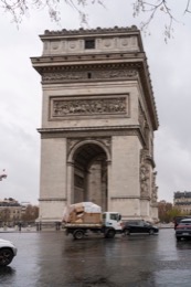 Arc-de-Triomphe;Architecture;Cars;Champs-Elysees;Champs-Élysées;Drizzle;Hiver;Jean-Chalgrin;Kaleidos;Kaleidos-images;Paris;Pick-up-van;Rain;Tarek-Charara;Triumphal-Arch;Van;Winter